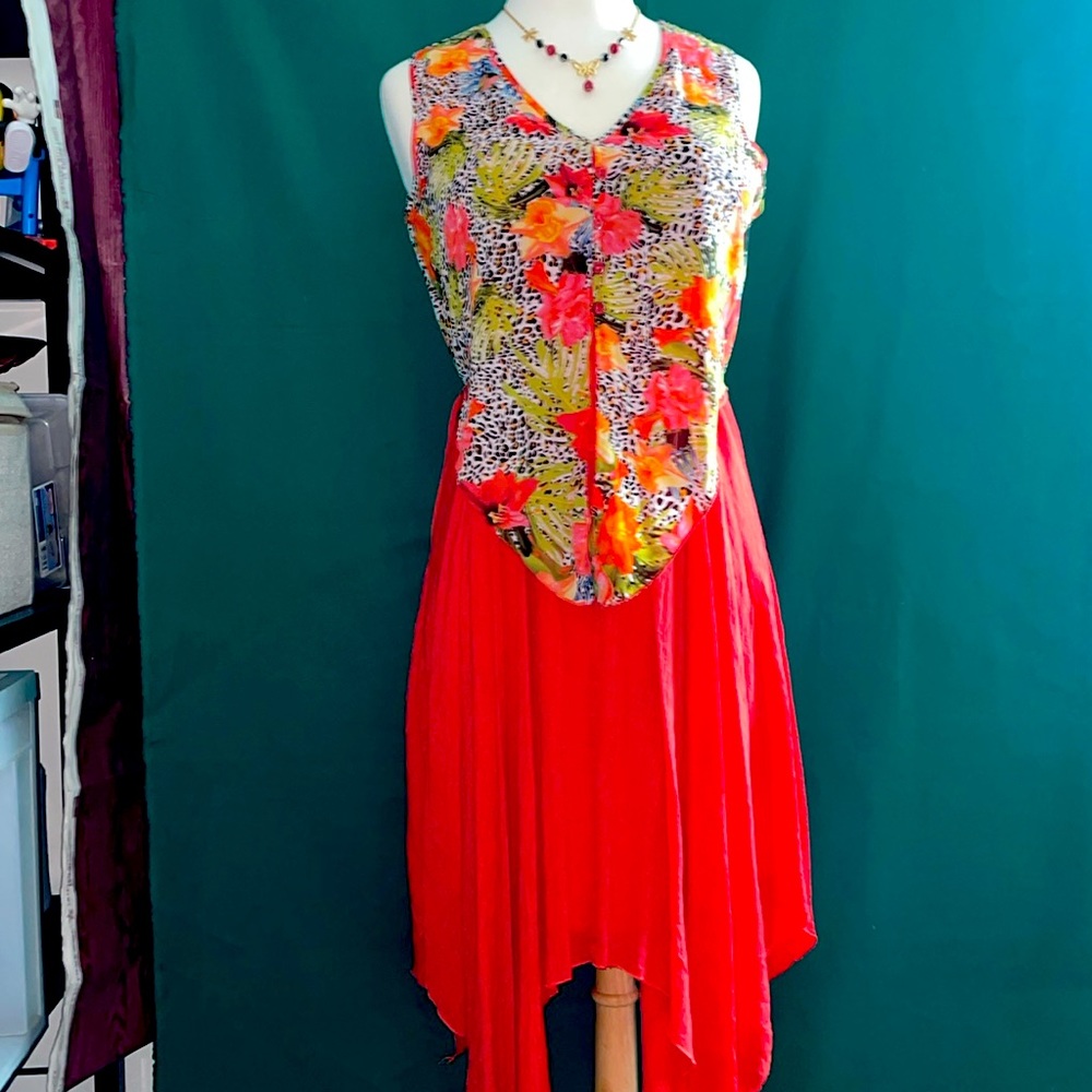Creation by Mlle Gabrielle . Size M, Color Orange .